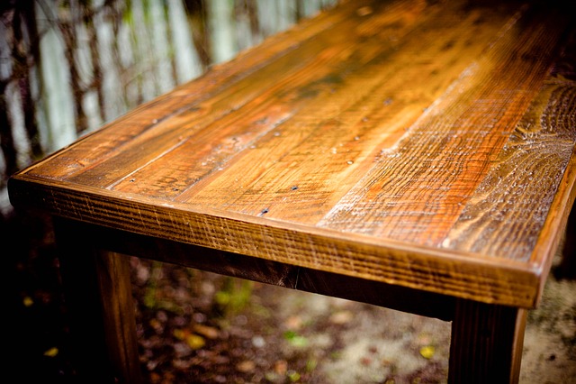 merawat furniture kayu